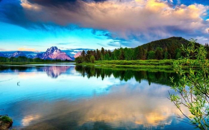 Bright colors of nature: lake, sky and mountains