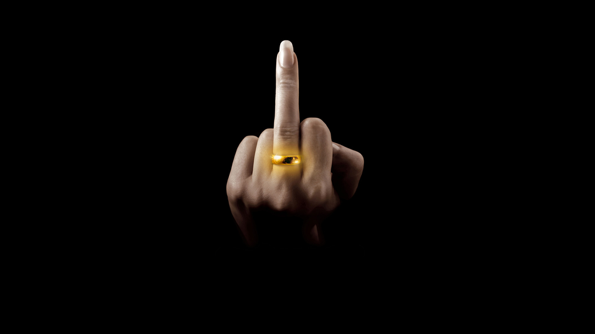 Ring on the middle finger