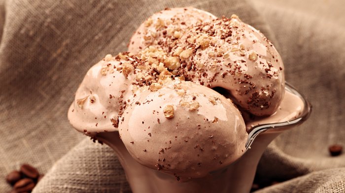 Вкусное шоколадное мороженое