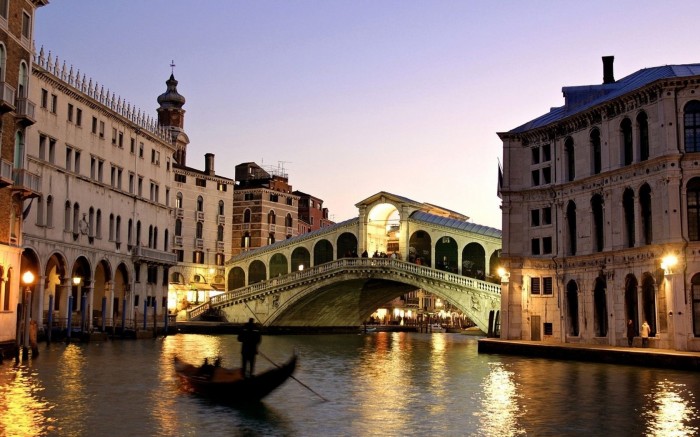 Венеция, красивые ночные огни