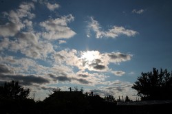 Солнце за облаками